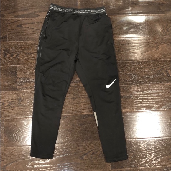 boys nike joggers